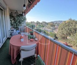 For rent: 1-bedroom apartment, 57 m², within walking distance of the beach, Antibes