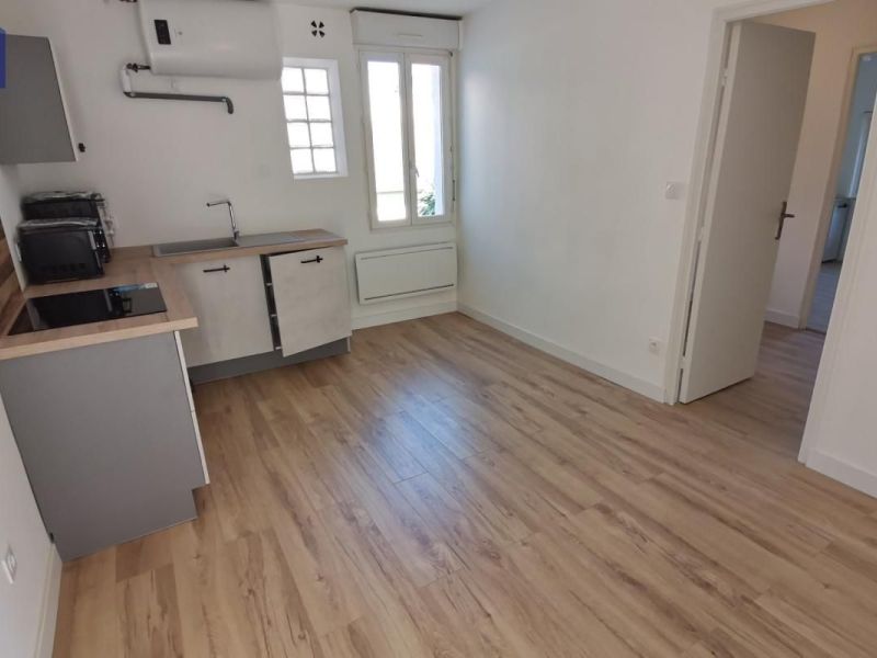 For rent: 2-bedroom apartment (34 sq m) with terrace, beachfront, Valras Plage