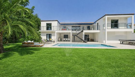 Contemporary house for rent by the sea in Les Mathes