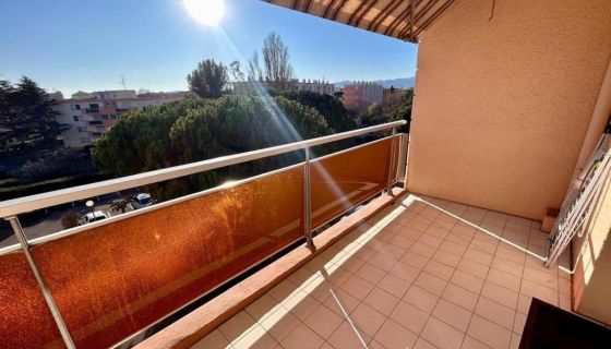 For rent: 2-bedroom apartment, 67 m², terrace, seaside, Fréjus