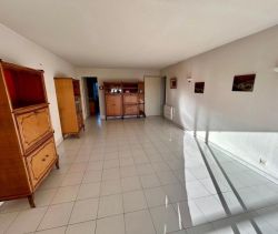 For rent: 2-bedroom apartment, 67 m², terrace, seaside, Fréjus