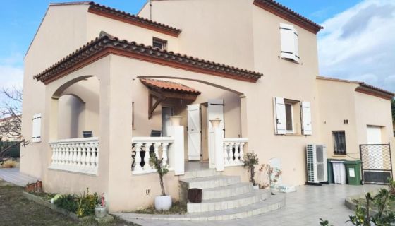 For rent: 8-room house, 189 m², within walking distance of the beach in Béziers