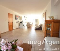 For rent: 8-room house, 189 m², within walking distance of the beach in Béziers