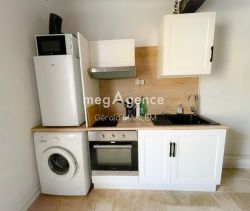 A louer STUDIO  24 M2 BORD DE MER ROQUEBRUNE SUR ARGENS