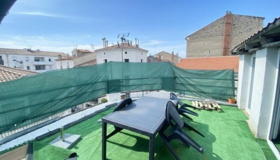 For rent: 2-bedroom duplex apartment, 40 m², with terrace, Béziers