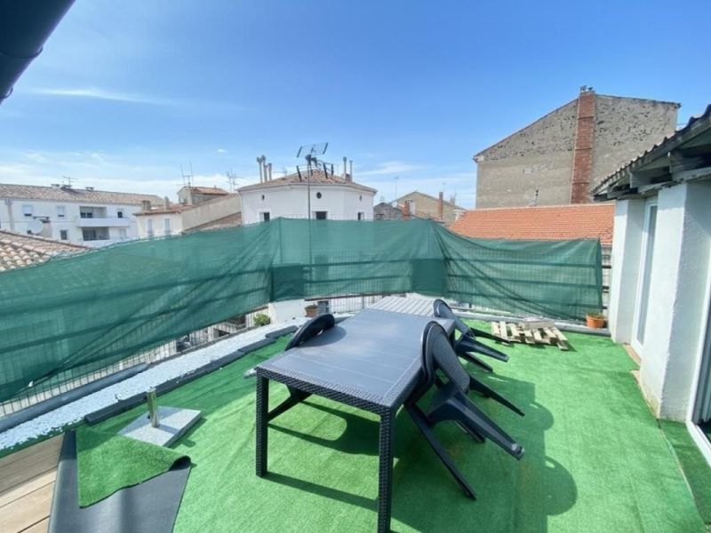 For rent: 2-bedroom duplex apartment, 40 m², with terrace, Béziers