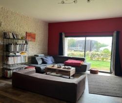 For rent: Master Le Gua's house