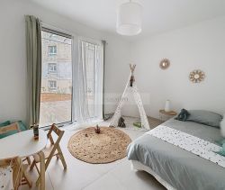 A louer MAISON  CONTEMPORAINE PIEDS DANS L'EAU LA SEYNE SUR MER