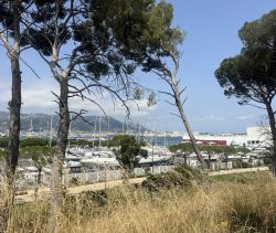 A louer MAISON  CONTEMPORAINE PIEDS DANS L'EAU LA SEYNE SUR MER