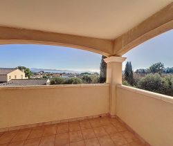 A vendre CHARMANTE VILLA 6 PIECES 190 M&sup2;  La Ciotat