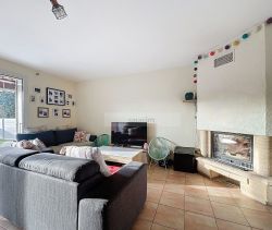 A vendre CHARMANTE MAISON 4 PIECES 85 m&sup2; jardin au calme La Ciotat