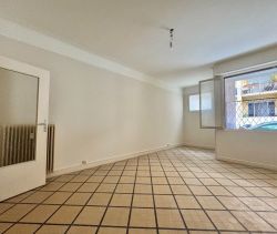 For rent: 1-bedroom apartment, 39 m², beachfront, Nice