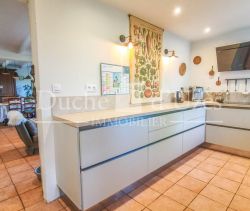 House for rent, 7 rooms, 172 m², Uzès