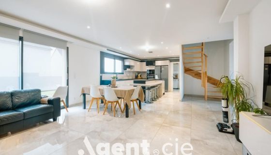 Contemporary house for rent in Bretteville-sur-Laize