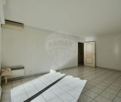 A louer APPARTEMENT DE PRESTIGE T3 70 M2 TERRASSE BORD DE MER CANNES