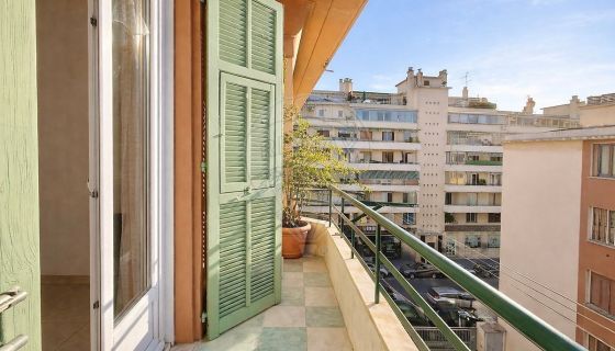 A louer APPARTEMENT T3 55 M2 BORD DE MER NICE