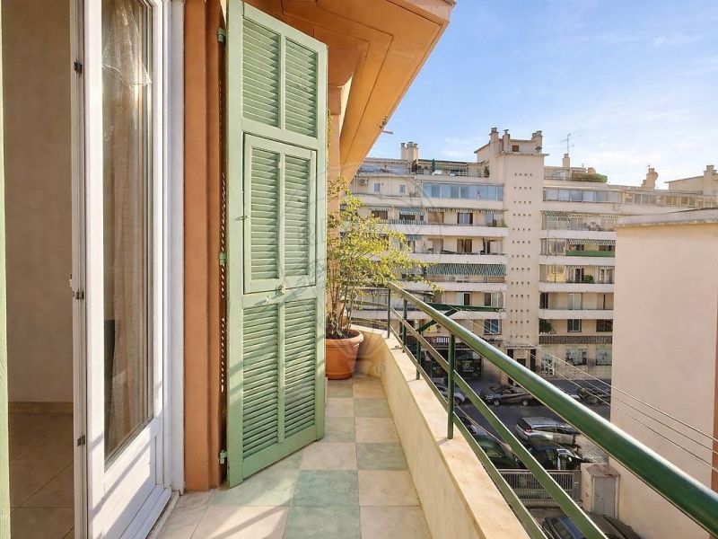 A louer APPARTEMENT T3 55 M2 BORD DE MER NICE
