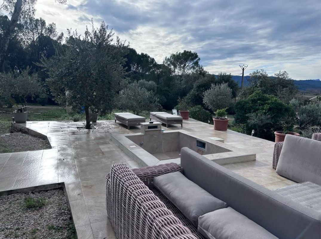 9ed1482bada9e6a3508e65407d1667ee