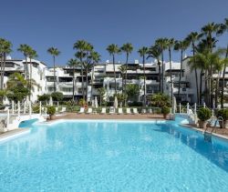 A louer PENTHOUSE DE PRESTIGE T4 137 M2 TERRASSE PIEDS DANS L'EAU MARBELLA