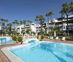 A louer PENTHOUSE DE PRESTIGE T4 137 M2 TERRASSE PIEDS DANS L'EAU MARBELLA