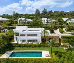 A vendre Magnifique villa situEE A Finca Cortesin Resort  