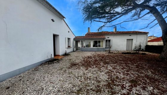 A vendre MAISON  8 PIECES 138 M2  BEGADAN