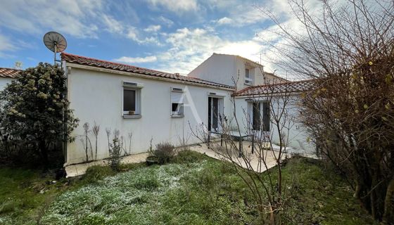 A vendre MAISON  4 PIECES 96 M2 BORD DE MER LONGEVILLE SUR MER