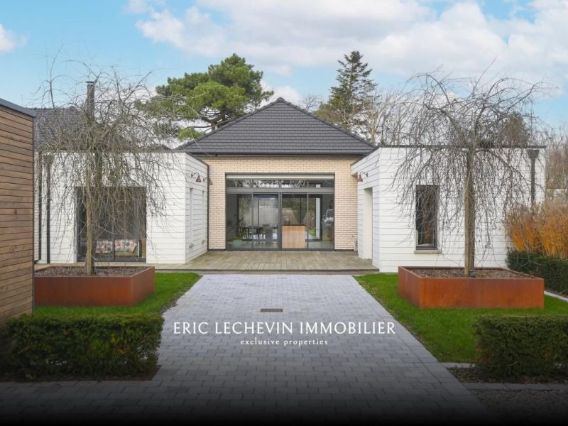 A vendre MAISON  6 PIECES 210 M2 BORD DE MER CUCQ