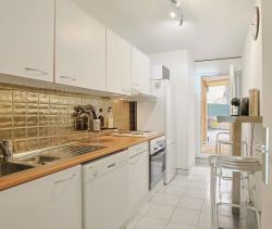 A louer APPARTEMENT T3 65 M2 TERRASSE PLAGE à PIED BANDOL