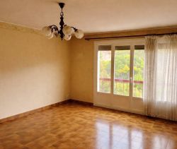 A louer APPARTEMENT T3 73 M2 BORD DE MER LA SEYNE SUR MER