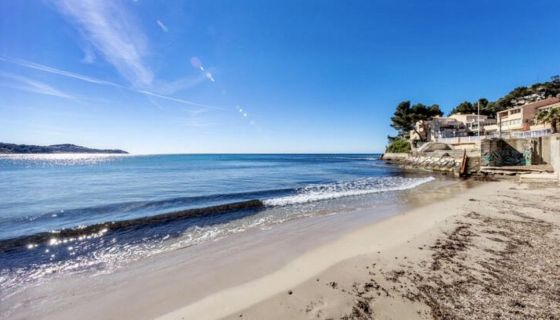 A louer APPARTEMENT DE PRESTIGE T3 42 M2 TERRASSE BORD DE MER LA SEYNE SUR MER