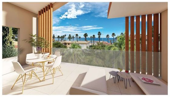 A louer APPARTEMENT DE PRESTIGE T4 90 M2 BORD DE MER SIX FOURS LES PLAGES