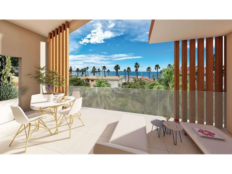 A louer APPARTEMENT DE PRESTIGE T4 90 M2 BORD DE MER SIX FOURS LES PLAGES