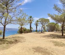 A louer APPARTEMENT DE PRESTIGE T3 70 M2 BORD DE MER BORMES LES MIMOSAS