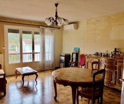 A louer APPARTEMENT T3 73 M2 BORD DE MER LA SEYNE SUR MER