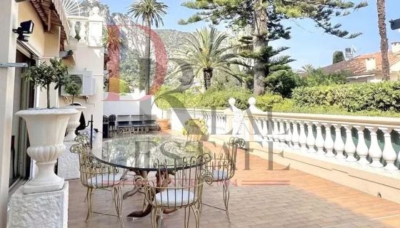 A louer APPARTEMENT DE PRESTIGE T5 158 M2 TERRASSE BORD DE MER BEAULIEU SUR MER