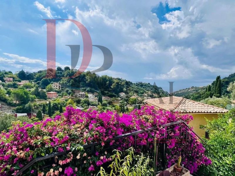 A louer MAISON  7 PIECES 125 M2 BORD DE MER MENTON