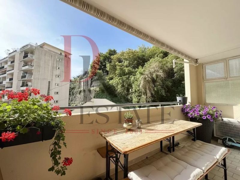 A louer APPARTEMENT T3 65 M2 TERRASSE BORD DE MER MENTON