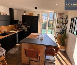 A louer APPARTEMENT T4 87 M2 TERRASSE BORD DE MER SETE