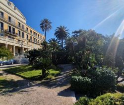 A louer APPARTEMENT T6 154 M2 VUE MER MENTON