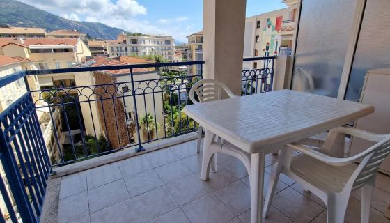 A louer APPARTEMENT T2 34 M2 TERRASSE PLAGE à PIED MENTON