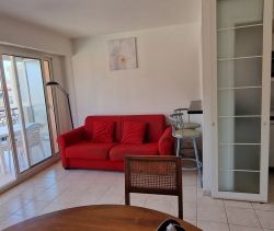 A louer APPARTEMENT T2 34 M2 TERRASSE PLAGE à PIED MENTON