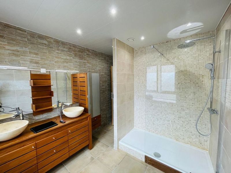 A louer APPARTEMENT T3 70 M2 BORD DE MER LION SUR MER