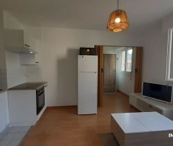 A louer APPARTEMENT T2 25 M2 BORD DE MER COURSEULLES SUR MER