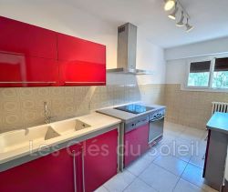 A louer APPARTEMENT T3 81 M2 TERRASSE BORD DE MER BANDOL