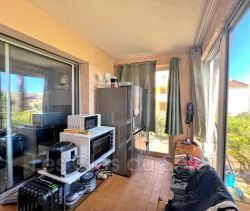 A louer STUDIO  24 M2 TERRASSE BORD DE MER BANDOL