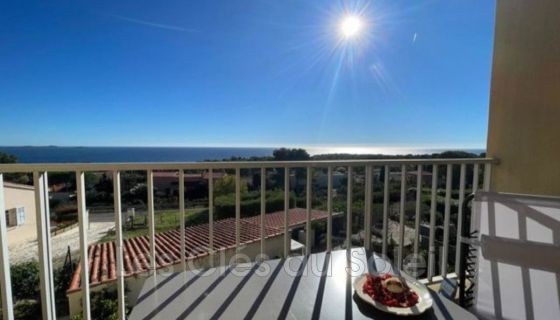 A louer STUDIO  16 M2 TERRASSE VUE MER BANDOL