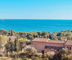 A louer STUDIO  16 M2 TERRASSE VUE MER BANDOL