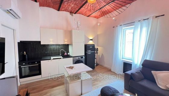 A louer STUDIO NEUF  28 M2 BORD DE MER BANDOL