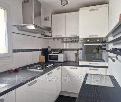 A louer APPARTEMENT T2 32 M2 PLAGE à PIED SIX FOURS LES PLAGES